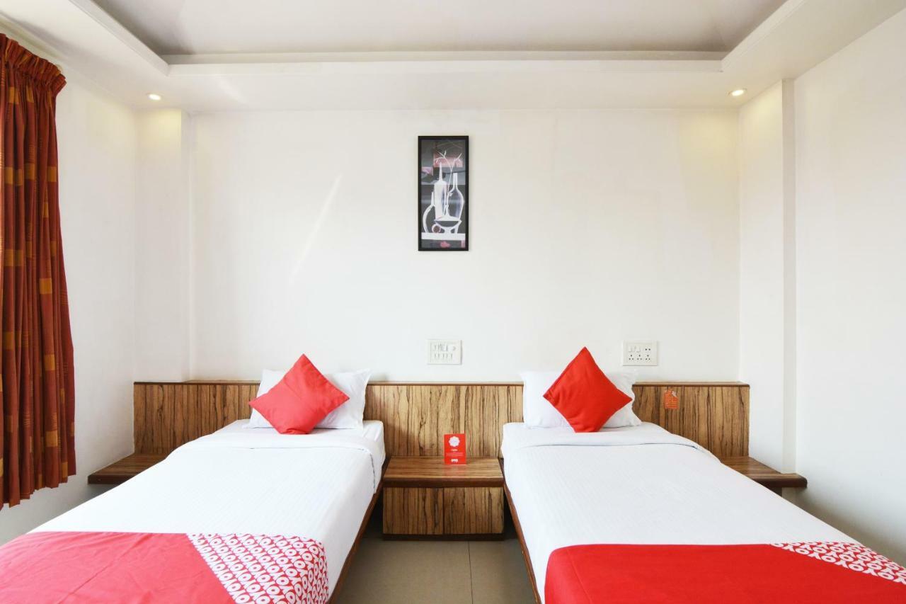 Oyo 24197 Saptaruchi Hotel Pimpri-Chinchwad Exterior foto